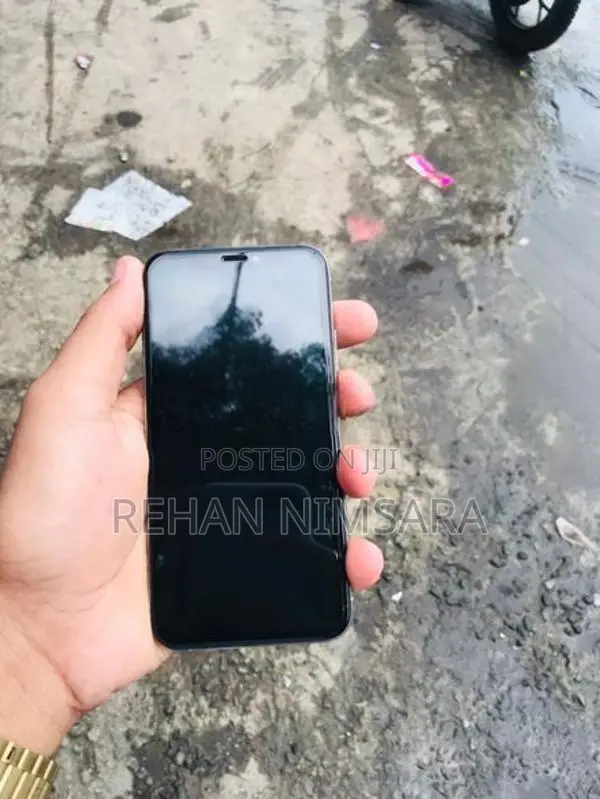 Apple iPhone XS (Used)