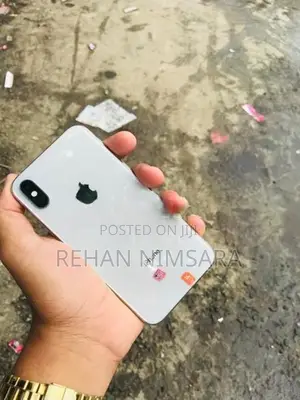 Apple iPhone XS (Used)