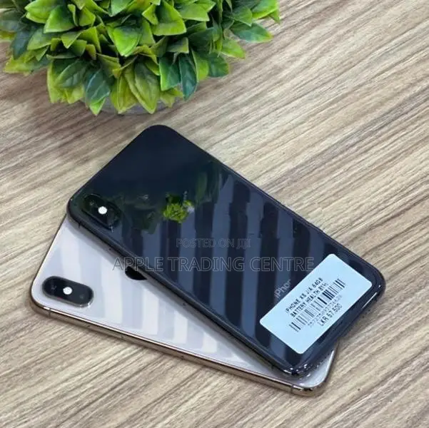 Apple iPhone XS 64GB (Used)