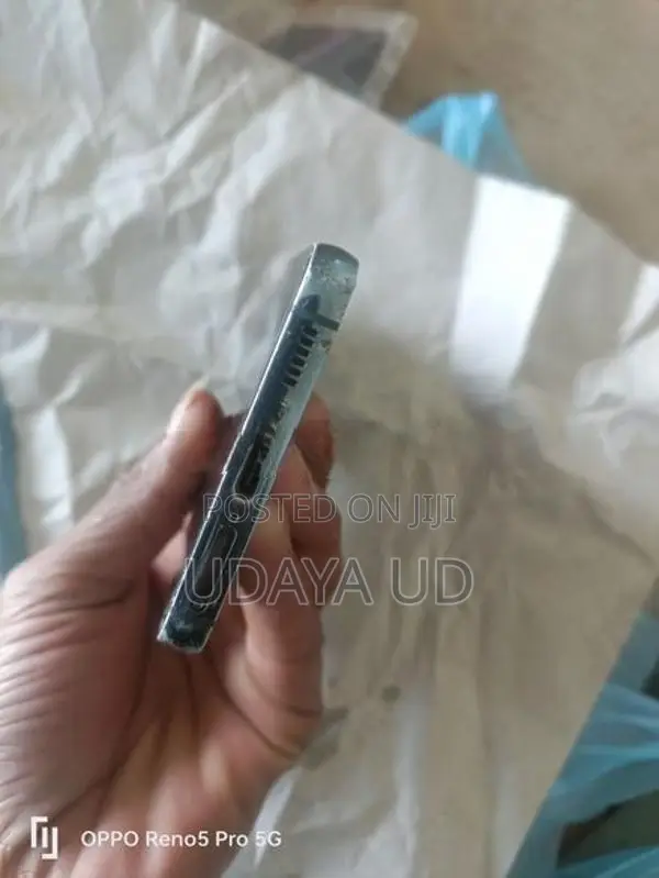Samsung Galaxy S22 (Used)