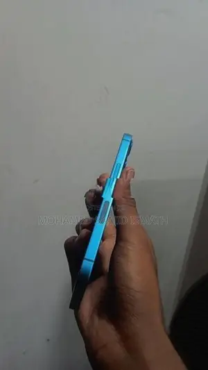 Apple iPhone 13 (Used)