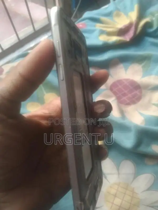 Samsung Galaxy A5 64GB (Used)