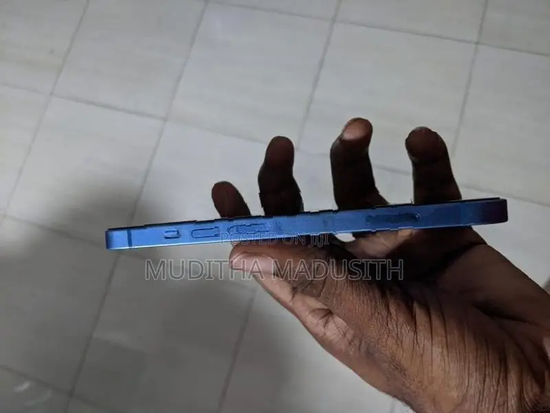 Apple iPhone 13 (Used)
