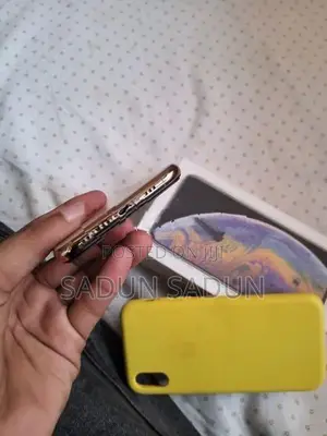 Apple iPhone XS (Used)