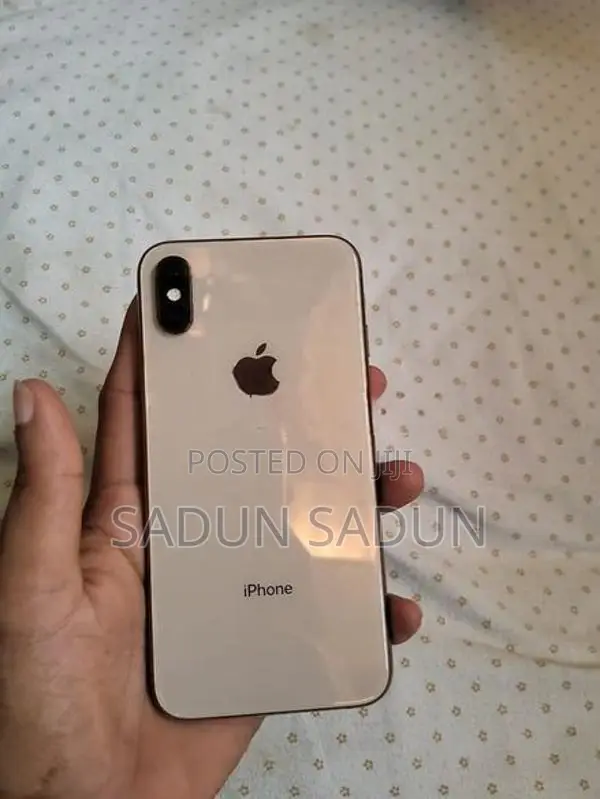 Apple iPhone XS (Used)