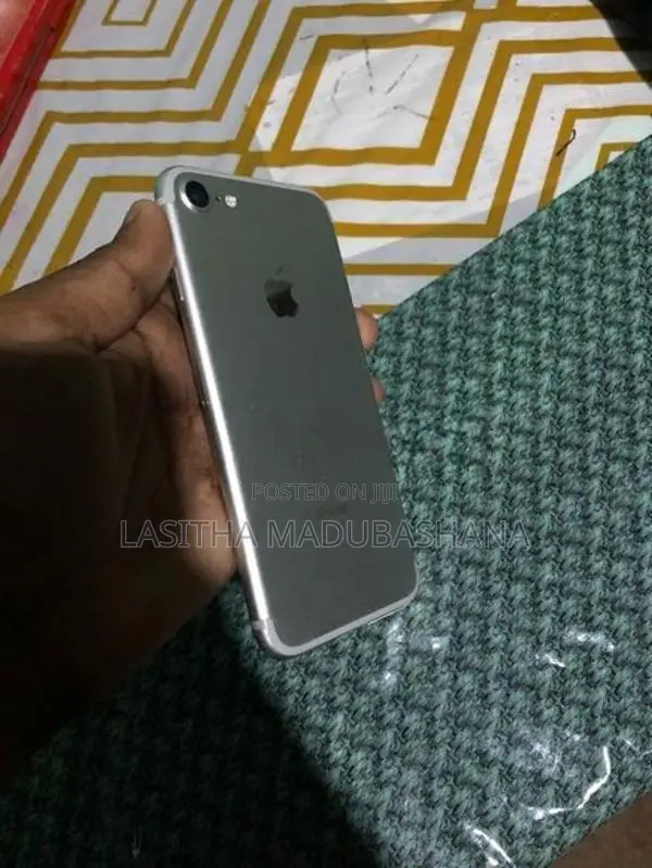 Apple iPhone 7 (Used)