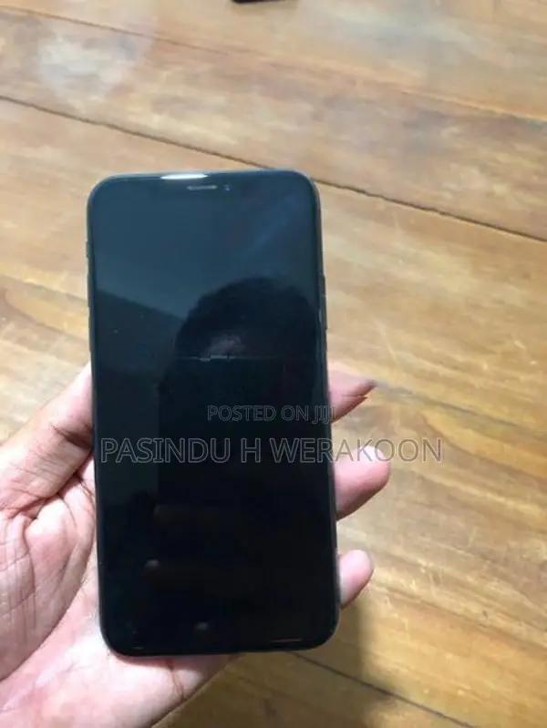 Apple iPhone XS (Used)