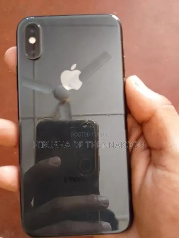 Apple iPhone XS (Used)