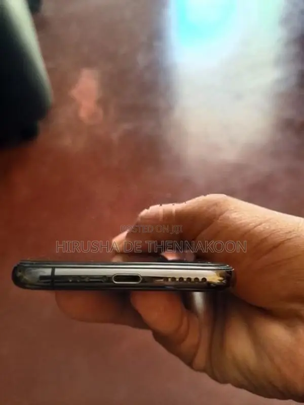 Apple iPhone XS (Used)