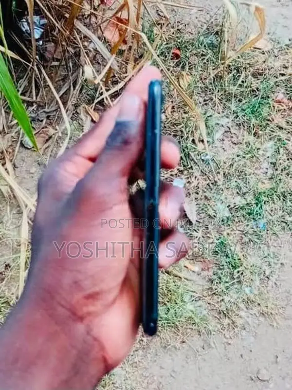 Apple iPhone 7 (Used)