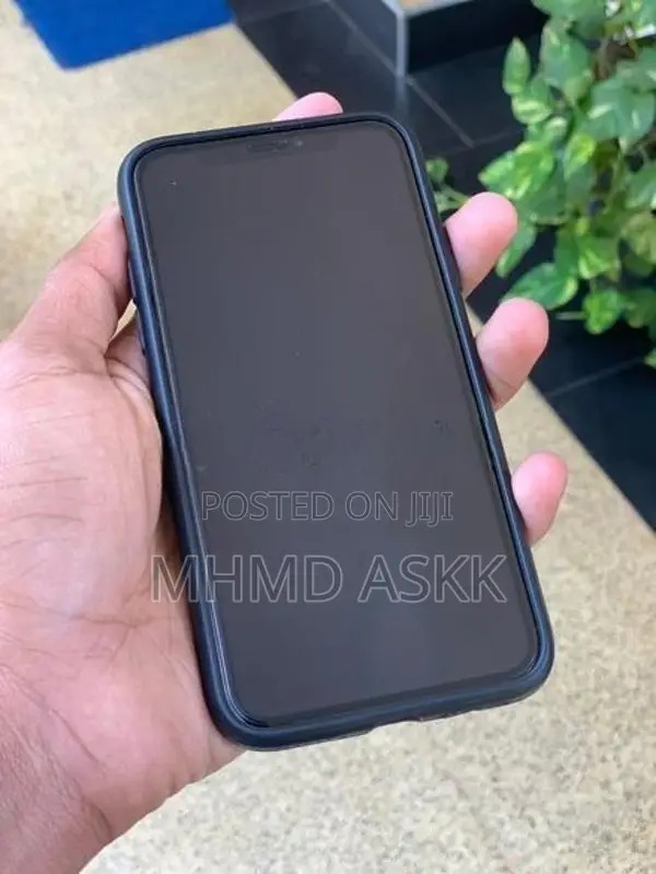 Apple iPhone XS (Used)