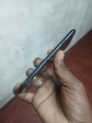 Apple iPhone SE (Used)