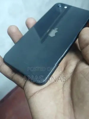 Apple iPhone SE (Used)