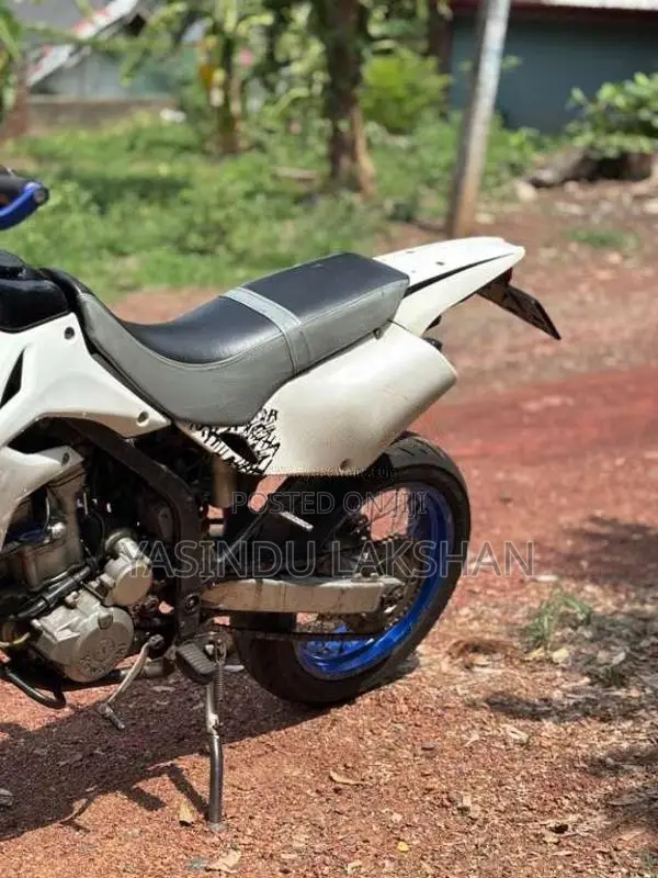 Kawasaki D Tracker 2004 Motorbike (Used)