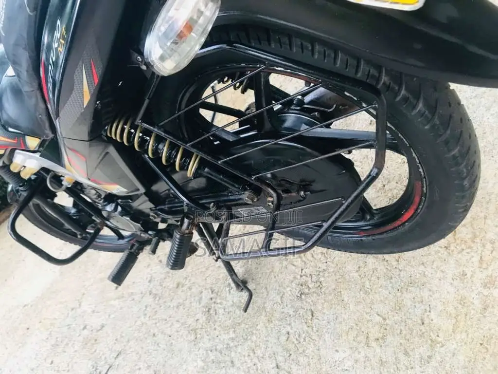 Mahindra Centuro 2016 Motorbike (Used)