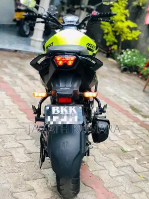Hero Hunk 2025 Motorbike (Used)