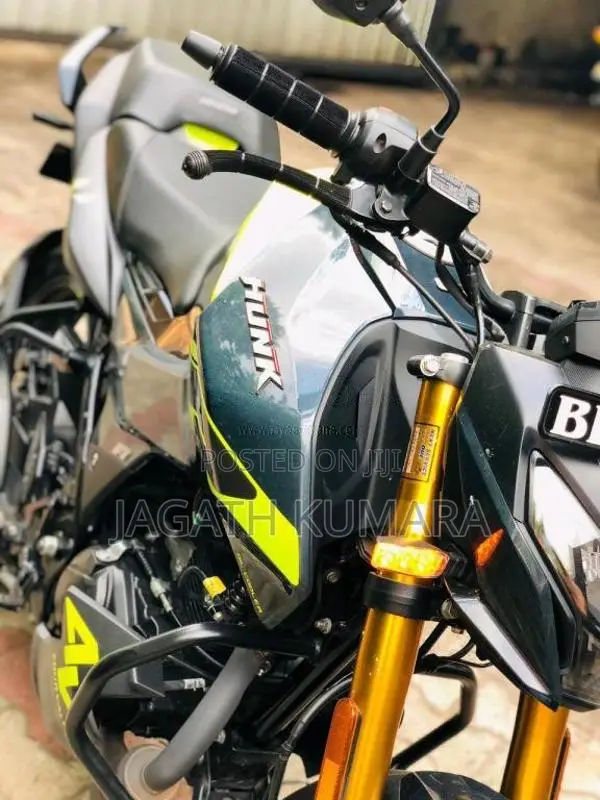 Hero Hunk 2025 Motorbike (Used)