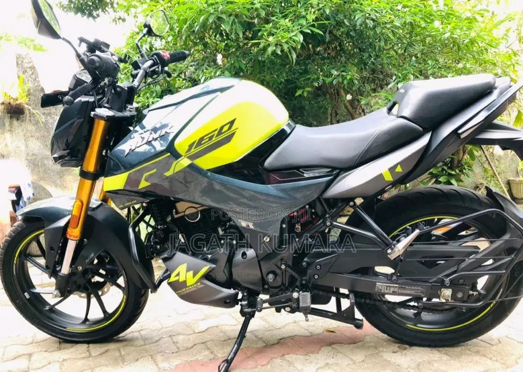 Hero Hunk 2025 Motorbike (Used)