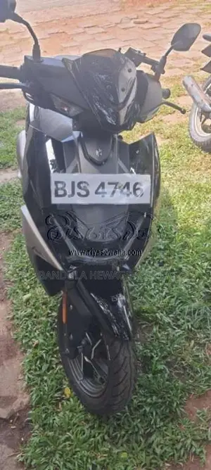 Hero Xoom110 2025 Motorbike (Used)