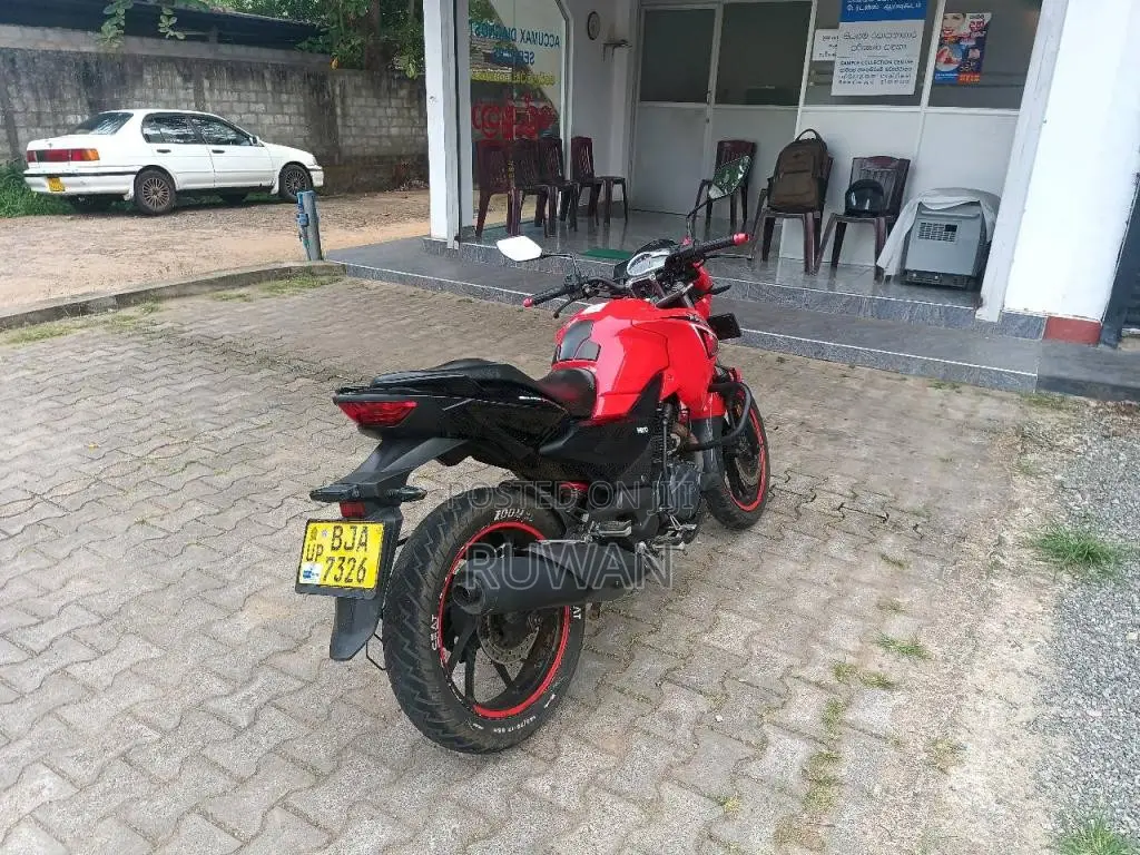 Hero Hunk 200 2020 Motorbike (Used)