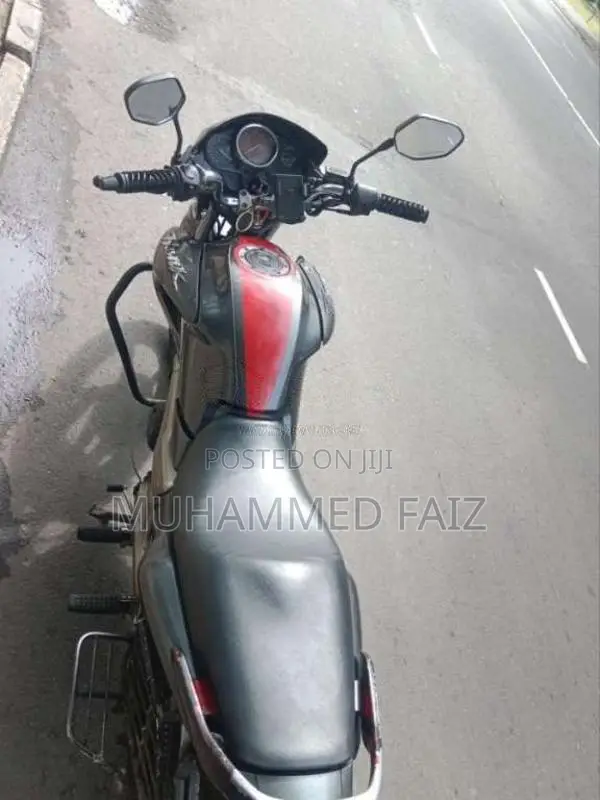 Hero Hunk 2010 Motorbike (Used)