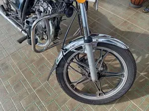 Suzuki GN125 2013 Motorbike (Used)