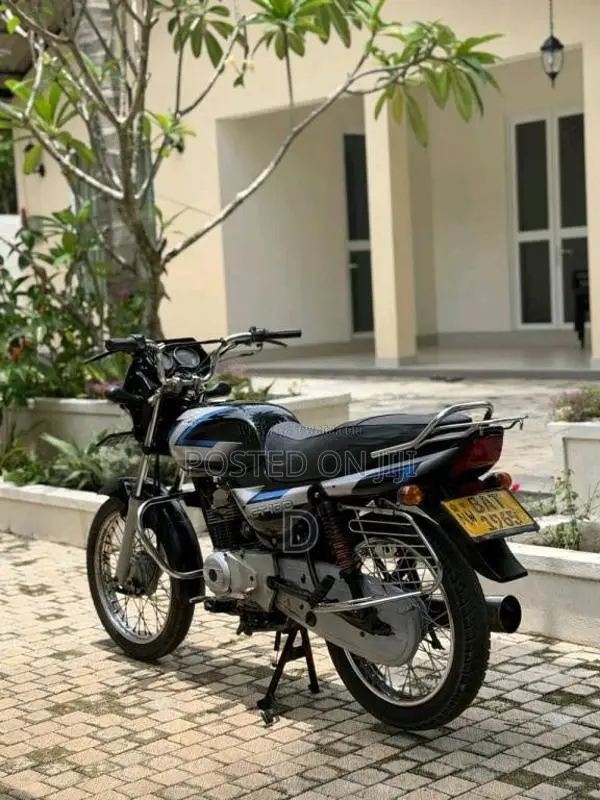 Bajaj CT-100 2013 Motorbike (Used)