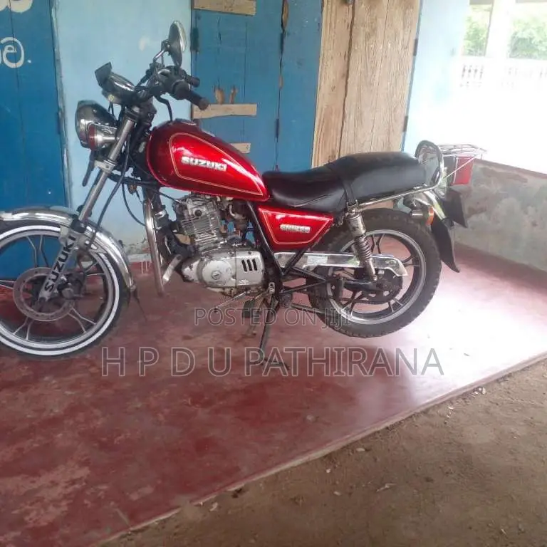 Suzuki GN125 2004 Motorbike (Used)