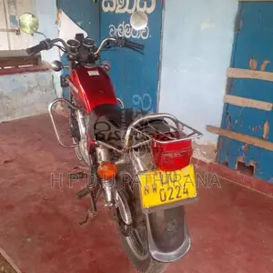 Suzuki GN125 2004 Motorbike (Used)