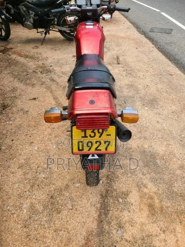 Suzuki GS125 1995 Motorbike (Used)