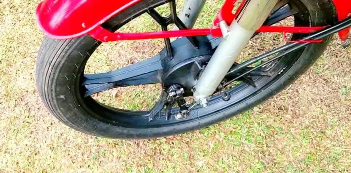 Kinetic Zoom 2022 Motorbike (Used)
