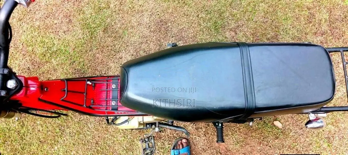 Kinetic Zoom 2022 Motorbike (Used)