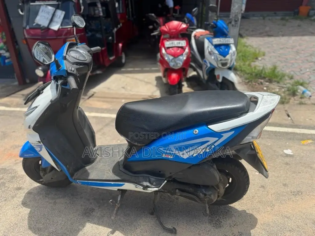 Honda Dio 2015 Motorbike (Used)