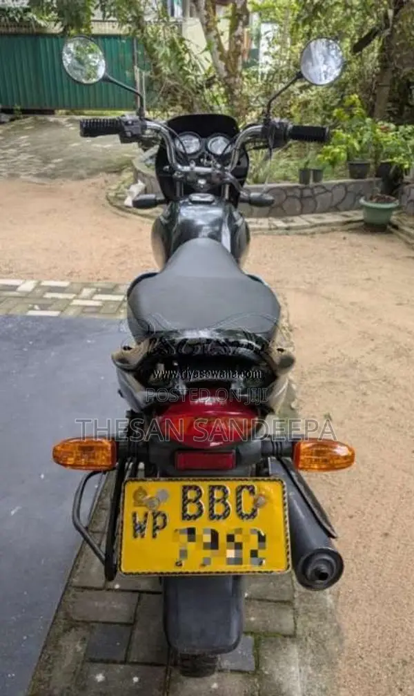 Bajaj Platina 100 2014 motorcycle (Used)