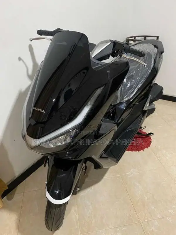 Honda Pcx 2025 Motorbike (Used)