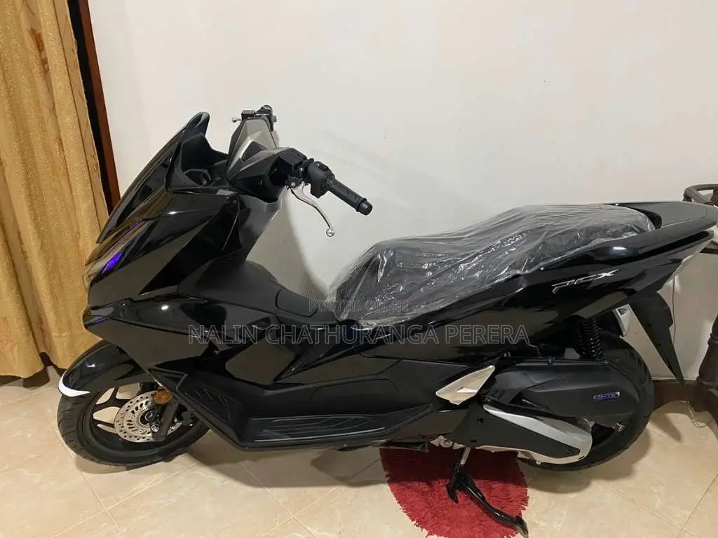 Honda Pcx 2025 Motorbike (Used)