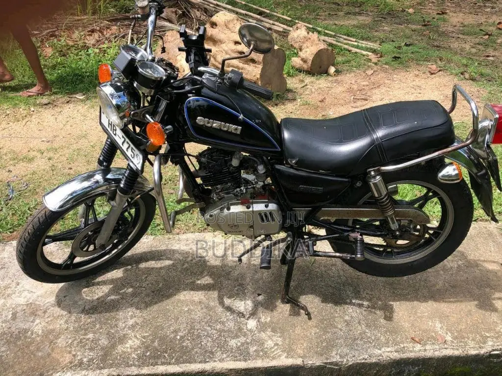Suzuki GN125 2000 Motorbike (Used)