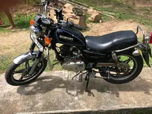 Suzuki GN125 2000 Motorbike (Used)
