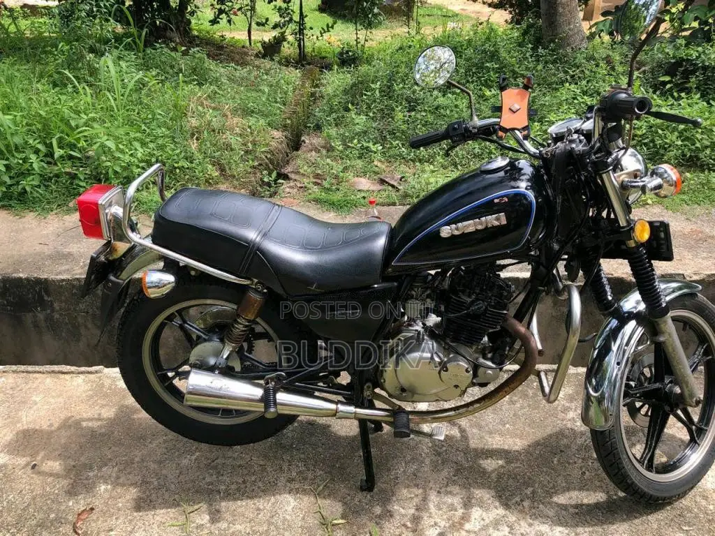 Suzuki GN125 2000 Motorbike (Used)