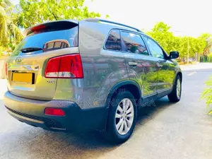 Kia Sorento 2011 SUV (Used)