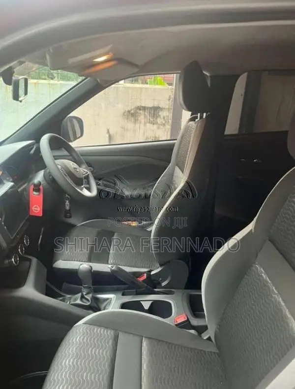 Nissan Magnite 2025 SUV (Used)