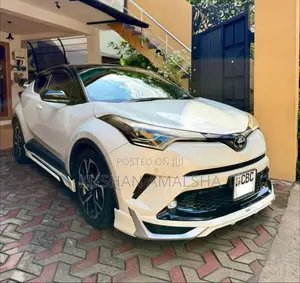 Toyota CHR 2018 SUV (Used)