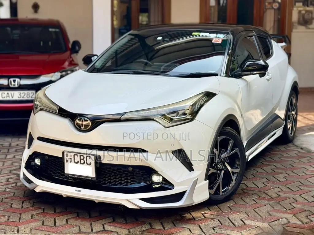 Toyota CHR 2018 SUV (Used)