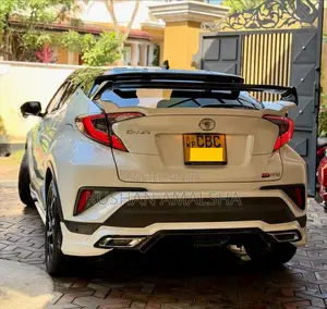 Toyota CHR 2018 SUV (Used)