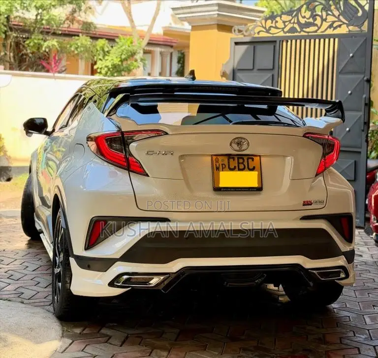 Toyota CHR 2018 SUV (Used)