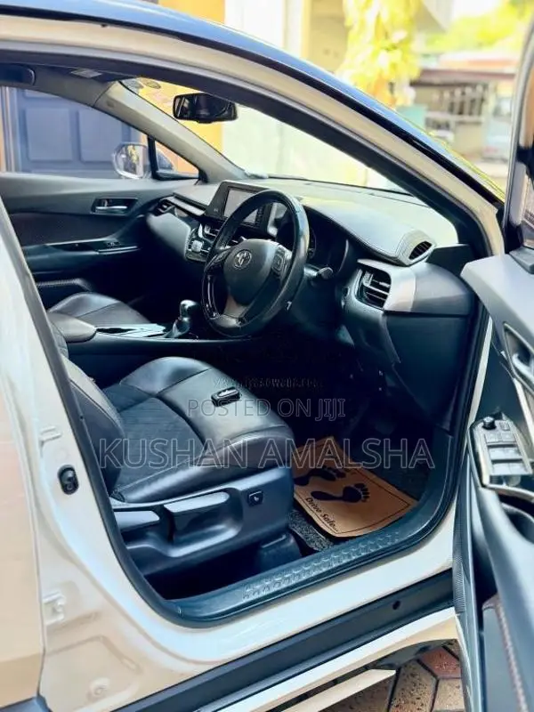 Toyota CHR 2018 SUV (Used)