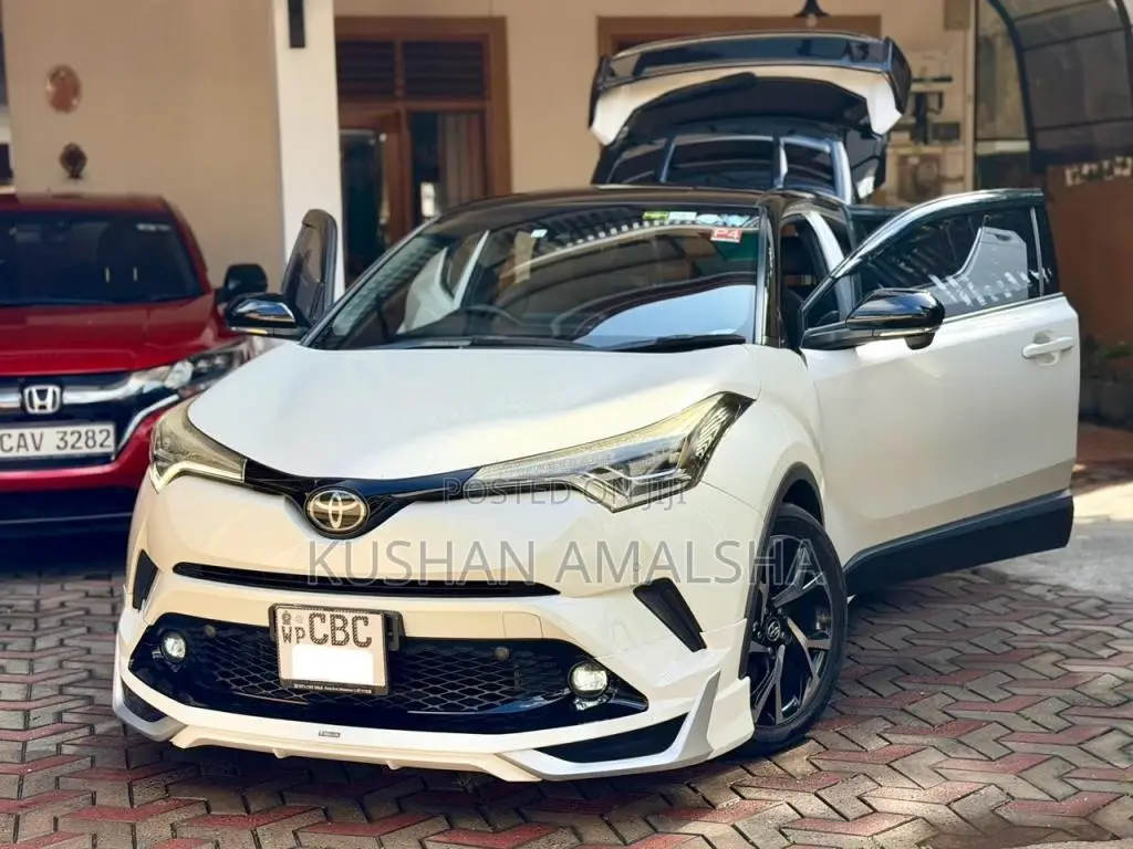 Toyota CHR 2018 SUV (Used)