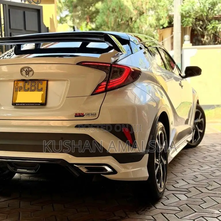 Toyota CHR 2018 SUV (Used)