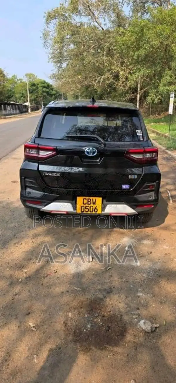 Toyota Raize 2023 SUV (Used)