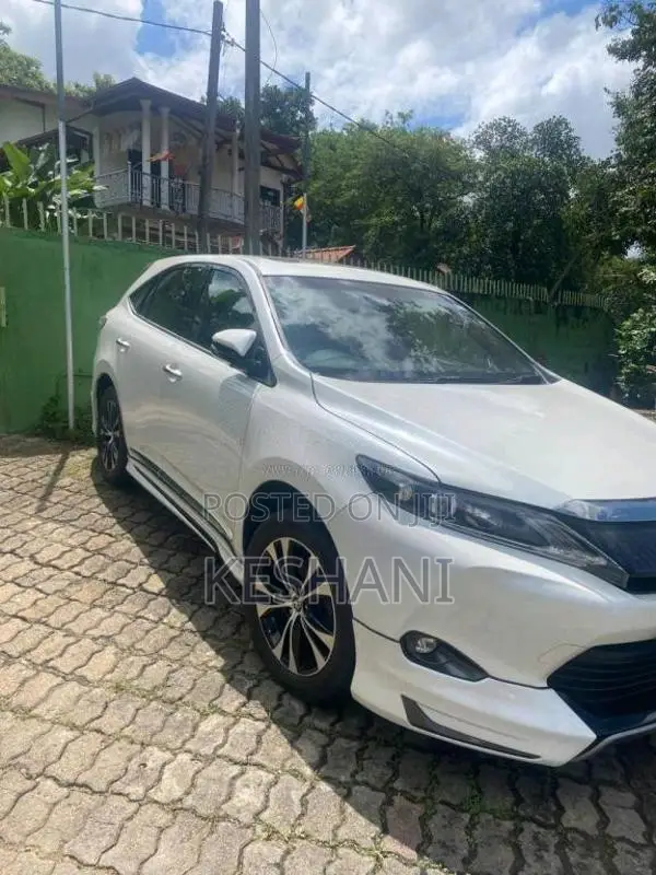 Toyota Harrier 2016 SUV (Used)